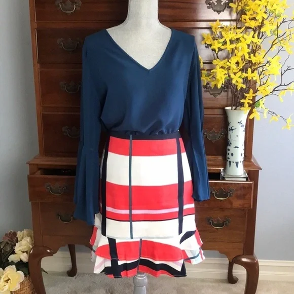 Just Living V-Neck Bell Sleeve Blouse Size Medium - Picture 6 of 10